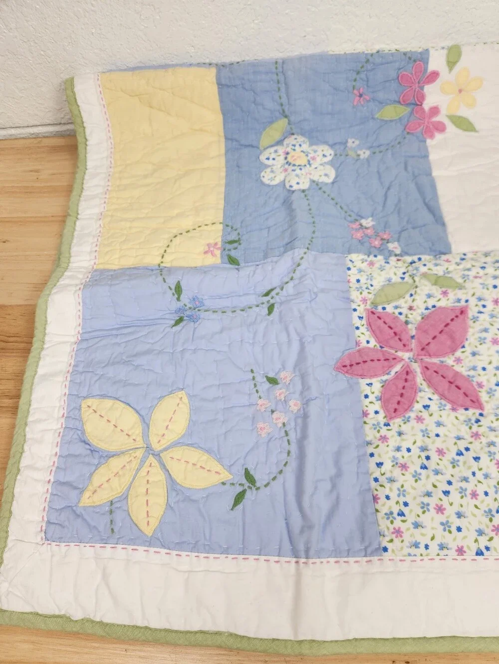 Pottery Barn Kids Vine Patchwork Crib/ Toddler Quilt 50x36 NOS Floral *Flaw*